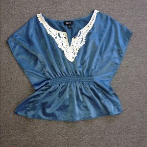 beautiful blue IZ Byer blouse